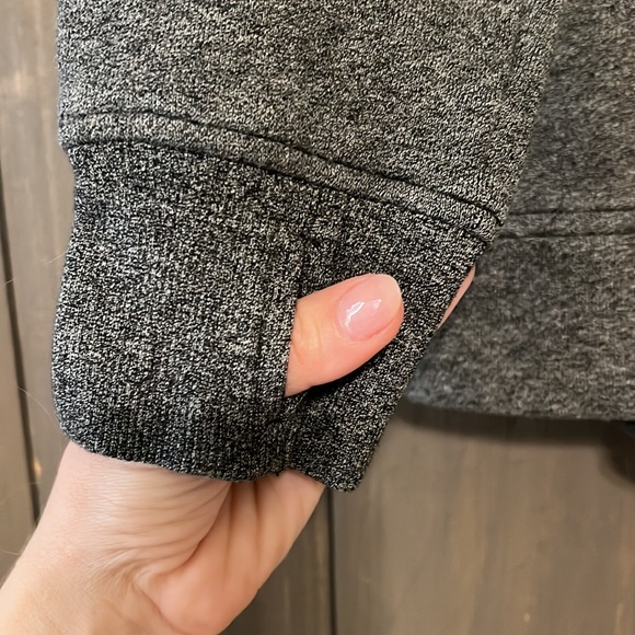 NWOT Lululemon Scuba pullover - Picture 4 of 6